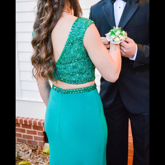 Sherri Prom Dress Size 4 - Picture 2 of 8